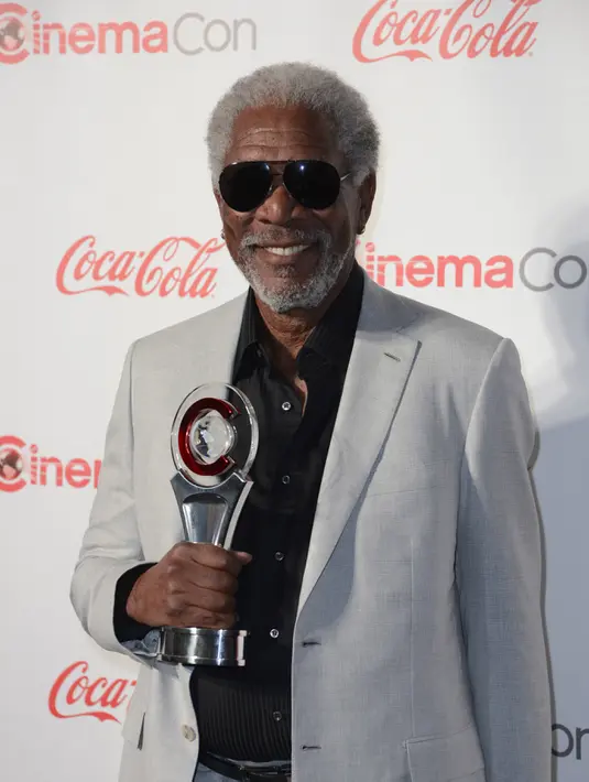 Kecelakaan pesawat yang dialami Morgan Freeman menambah daftar selebriti yang mengalami kecelakaan pesawat. Beruntung aktor senior ini selamat tanpa luka akibat kecelakaan tersebut. (Bintang/EPA)
