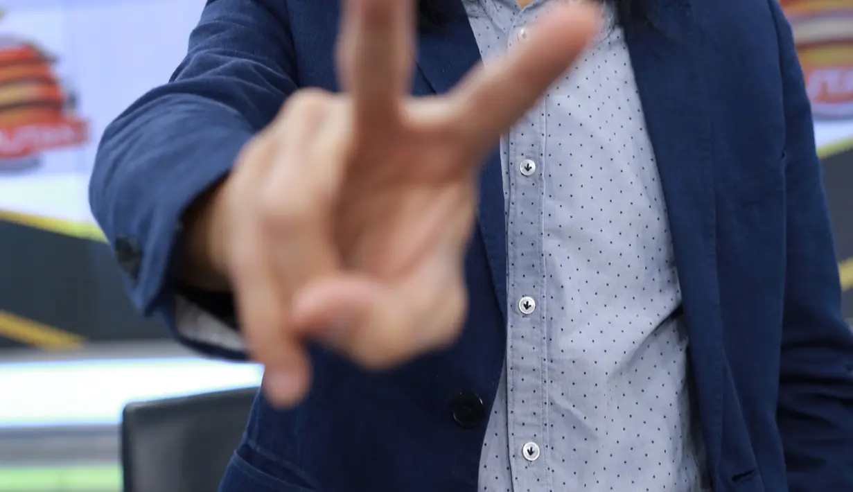 "Sehat, lagi vit. Ini karena udah cuci darah tiga kali, jadi segar. Saya rutin cuci darah 3 kali dalam seminggu," kata Abdee Negara ditemui Bintang.com di SCTV Tower, Senayan, Jakarta, Rabu (18/5/2016). (Galih W. Satria/Bintang.com)