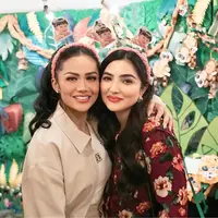 Lihat di sini tampilan kompak Kris Dayanti dan Ashanty dampingi sang cucu di konsernya. [@ashanty_ash].
