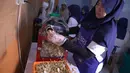 Perjalanan usaha mereka tidak lepas dari tantangan. Keterbatasan peralatan membuat seluruh proses produksi dilakukan secara manual, sementara pemasaran produk juga masih belum optimal. (Adv/BRI)
