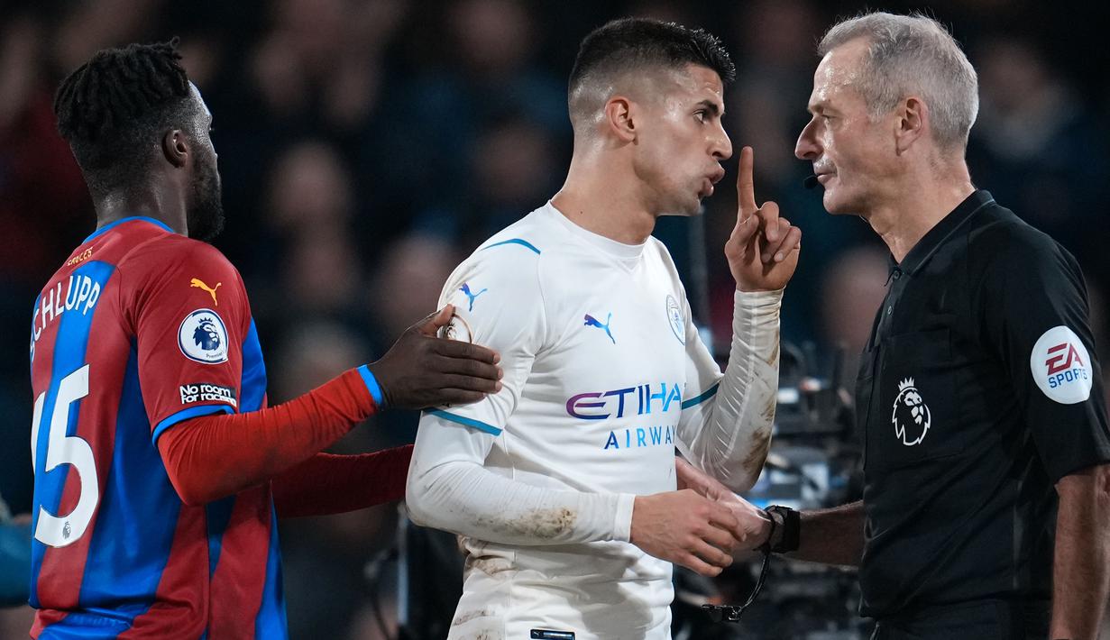 Manchester City dipaksa bermain imbang oleh tuan rumah Crystal Palace saat laga terakhir pekan ke-29 liga Inggris 2021/2022. (AP Photo/Matt Dunham)