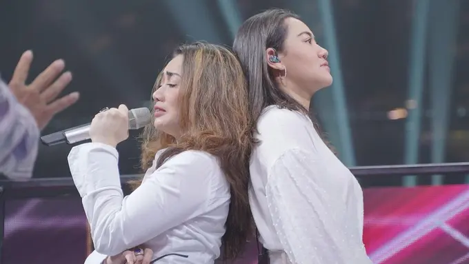 [Fimela] Aaliyah Massaid dan Reza Artamevia