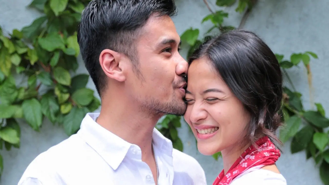 [Bintang] Chicco Jerikho dan Putri Marino