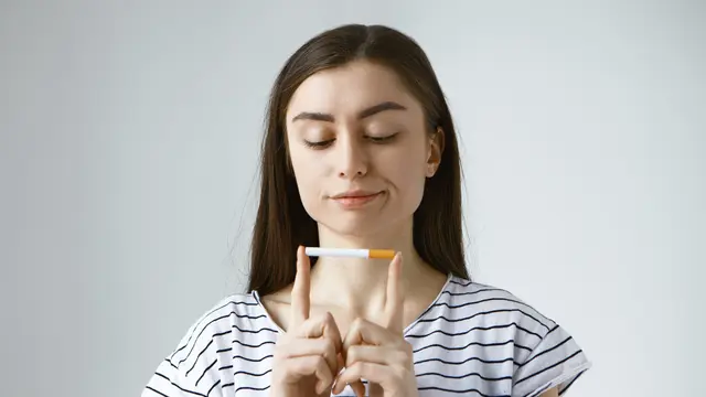 2. Hentikan Kebiasaan Merokok [Dok/freepik.com]