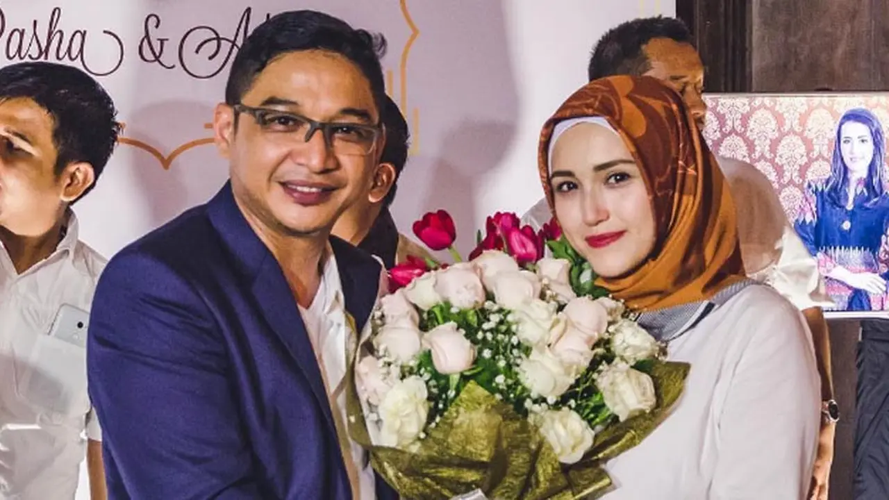 Pasha Ungu dan Adelia Pasha