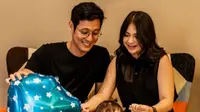 Putri Titian mengucap syukur karena Iori sudah berumur satu tahun dan ia berharap dirinya dan Junior Liem dapat merayakan ulang anaknya sampai buah hatinya itu dewasa. (Foto: instagram.com/putrititian)