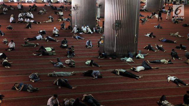 Ramadan, Masjid Istiqlal Jadi Tempat Tidur Favorit Jemaah