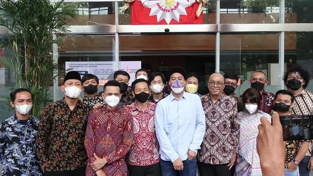 Para Komika Tanah Air saat mendatangi Pengadilan Niaga di Jakarta Pusat