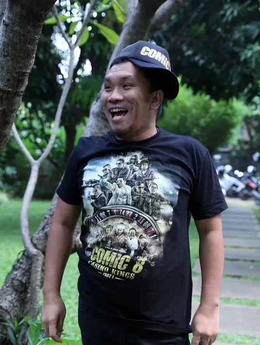 Sebagai salah satu pemainnya, saat promo film ke berbagai daerah, banyak penonton yang hadir mengajak foto bareng. (Nurwahyunan/Bintang.com)