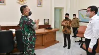 Wakil Presiden (Wapres) Ma’ruf Amin menerima kehadiran Kepala Staf Angkatan Darat (KSAD) Jenderal TNI Dudung Abdurachman di Ruang Kerja Istana Wapres, Rabu (01/12/2021). (Setwapres)