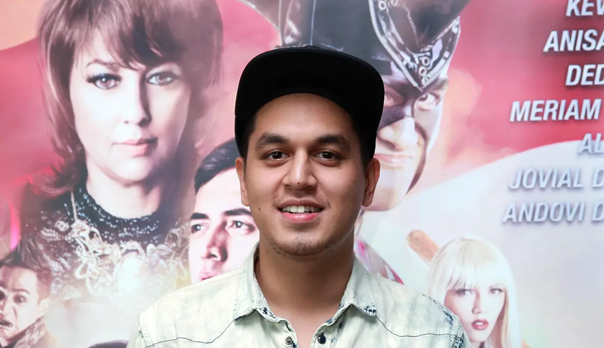 "Karakter saya ditawarkan jadi antagonis. Ini pengalaman pertama karakter seperti ini, jadi orang jahat. Saya jadi ketua geng yang jahat. Pertama agak kurang yakin karena di GGS jadi vampire baik. Saya totalitas," kata Kevin. (Deki Prayoga/Bintang.com)