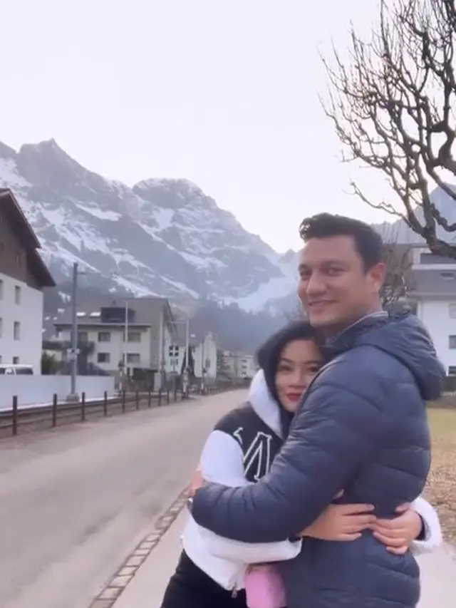 Titi Kamal dan Christian Sugiono (Instagram/titi_kamall)