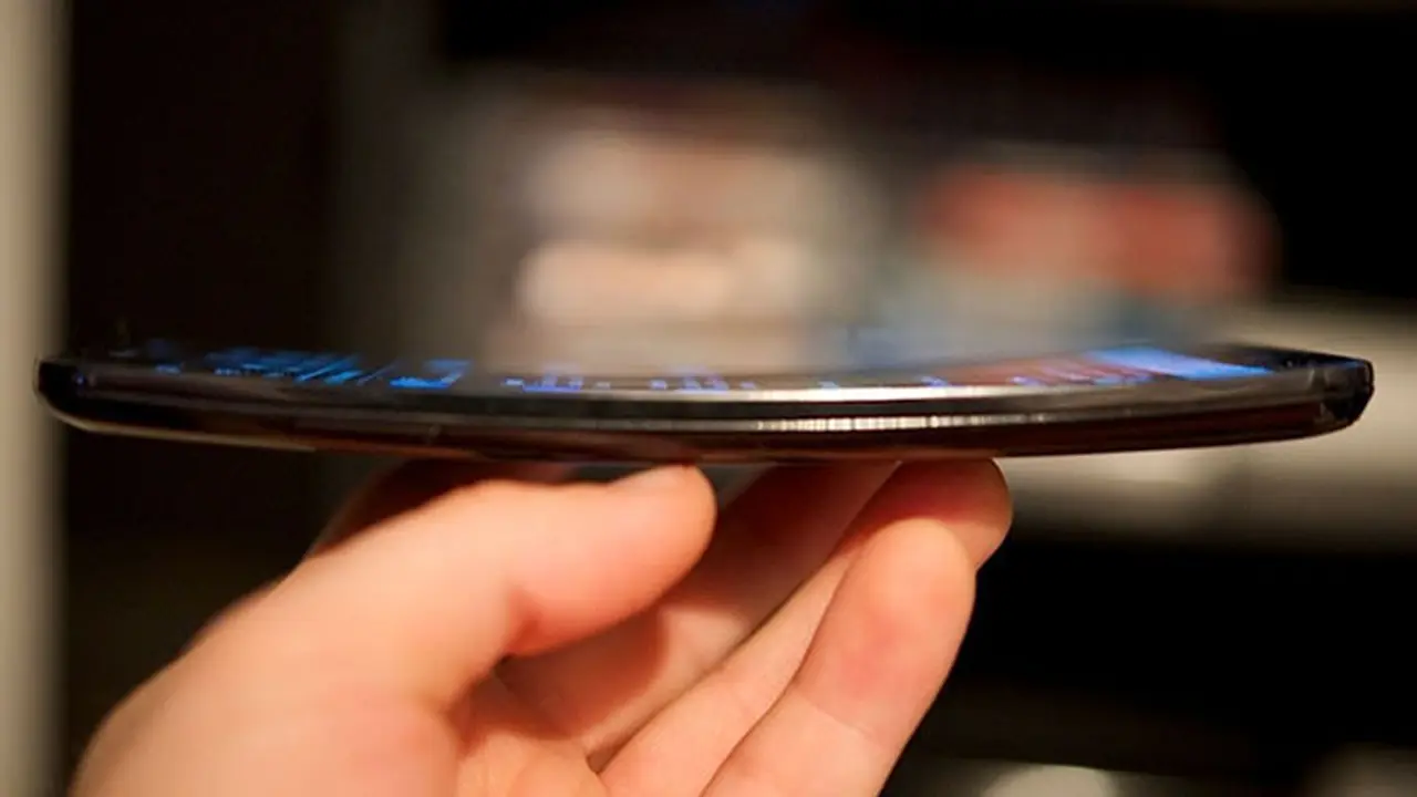 lg-g-flex-131115b.jpg