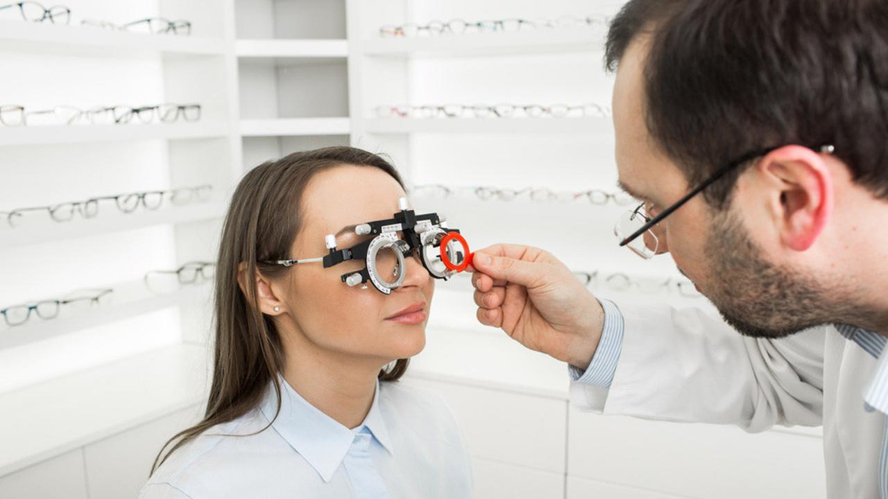 5 Penyebab Mata Minus Bertambah Parah dan Solusinya (Artemenko Daria/Shutterstock)