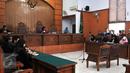 Pengadilan Negeri Jaksel menggelar sidang pembacaan putusan gugatan praperadilan atas pemohon mantan Dirut PT Pelindo II RJ Lino, Selasa (26/1). Dalam sidang itu Hakim menolak seluruh permohonan praperadilan RJ Lino atas KPK. (Liputan6.com/Yoppy Renato)
