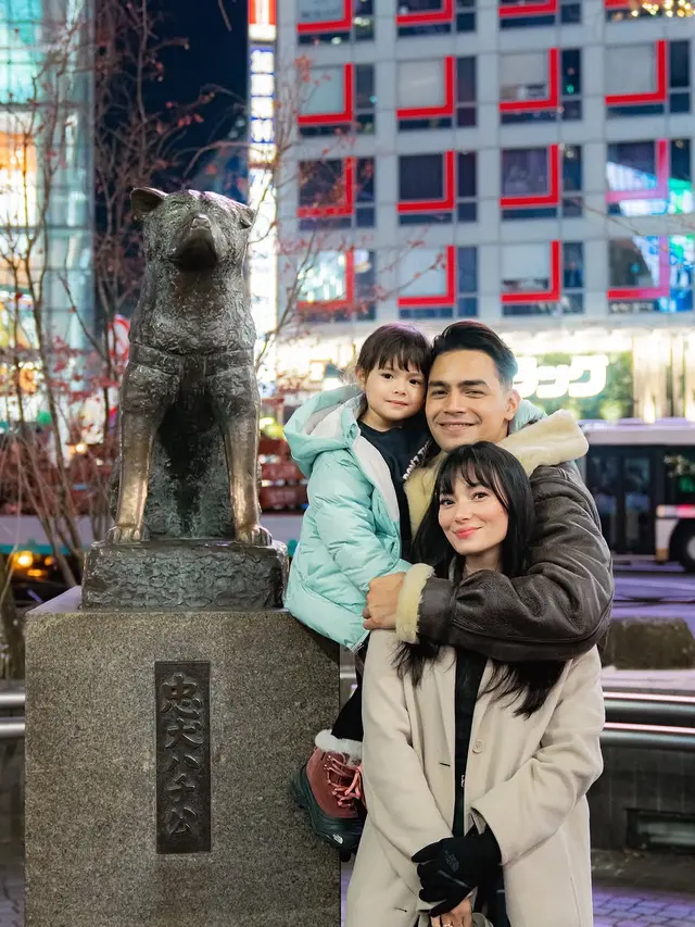 6 Potret Asmirandah dan Jonas Rivanno Ajak Chloe Sang Putri Liburan ke Jepang, Cantik-Tampan Sekeluarga  (instagram/asmirandah89).