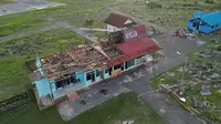 Bandar Udara John Becker Kisar di Kabupaten Maluku Barat Daya, Provinsi Maluku, tetap dalam kondisi normal dan dapat beroperasi setelah diterpa angin puting beliung.