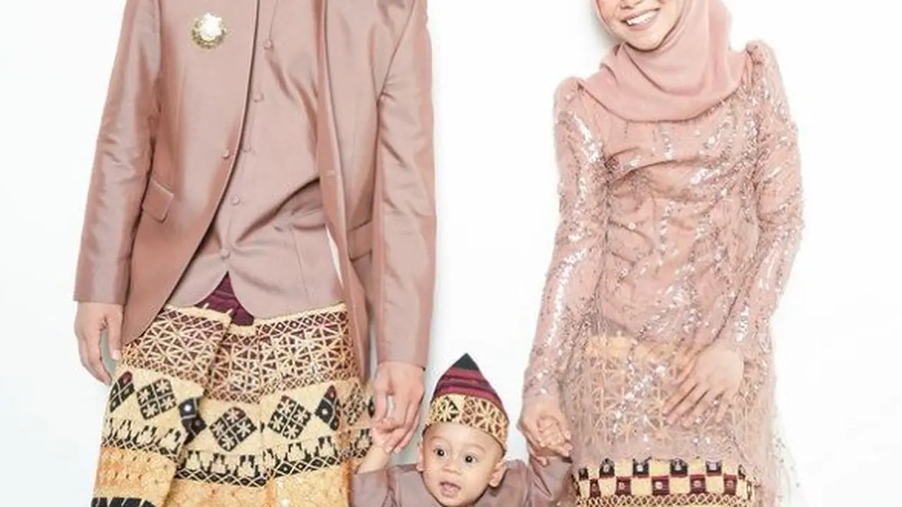 Potret Lesti Kejora dan Rizky Billar bersama Fatih (Sumber: Instagram/lestikejora)
