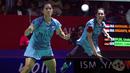Ganda putri Indonesia, Lanny Tria Mayasari/Ribka Sugiarto melaju mulus ke babak kedua Daihatsu Indonesia Masters 2024 setelah membungkam perlawanan pasangan senior asal Jerman, Linda Efler/Isabel Lohau dengan straight-game, 22-20, 21-17 pada babak pertama yang berlangsung di Istora Senayan, Jakarta, Selasa (23/1/2024). (Bola.com/Bagaskara Lazuardi)