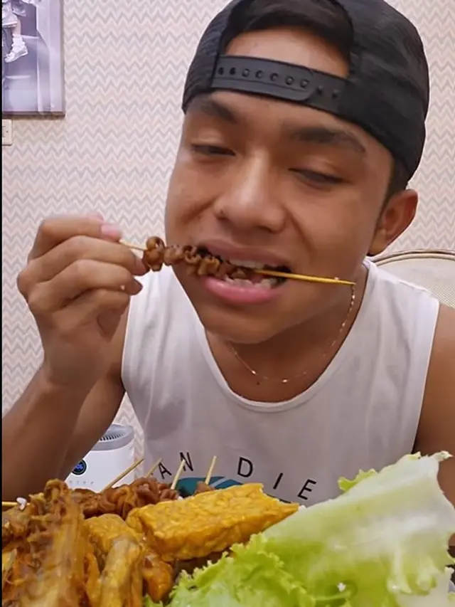 Mukbang ala Betrand Peto (Instagram/sarwendah29)