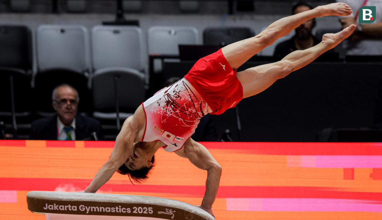 <p>Pesenam Jepang, Daiki Hashimoto beraksi pada nomor meja lompat pada final All-Around Kejuaraan Dunia Gimnastik 2025 di Indonesia Arena, Senayan, Jakarta, Rabu (22/10/2025). (Bola.com/Bagaskara Lazuardi)</p>
