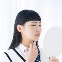 Ilustrasi wajah bruntusan. (c) Shutterstock/metamorworks