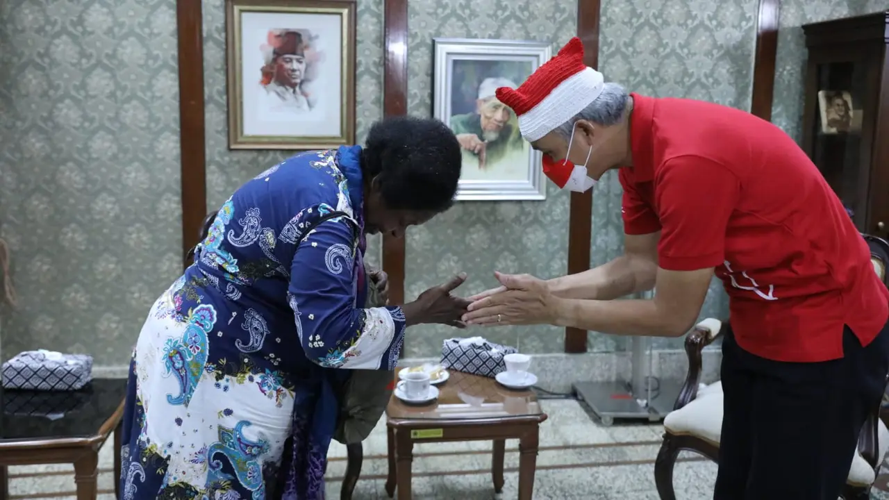 Ganjar Diberikan Kado Istimewa di Hari Ulang Tahun ke-53