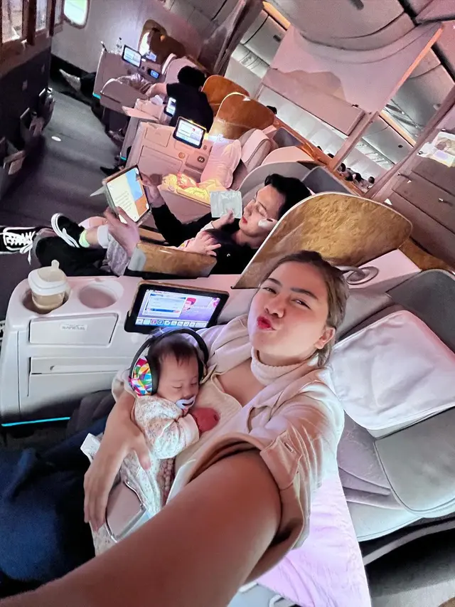 6 Potret Felicya Angelista dan Caesar Hito Ajak Anak Liburan ke Eropa, Curi Perhatian