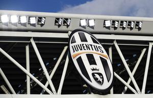 Logo lama Juventus telah dihilangkan di stadion Allianz, Turin. (AFP / MIGUEL MEDINA)