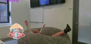 Bantal Raksasa Ini Super Nyaman