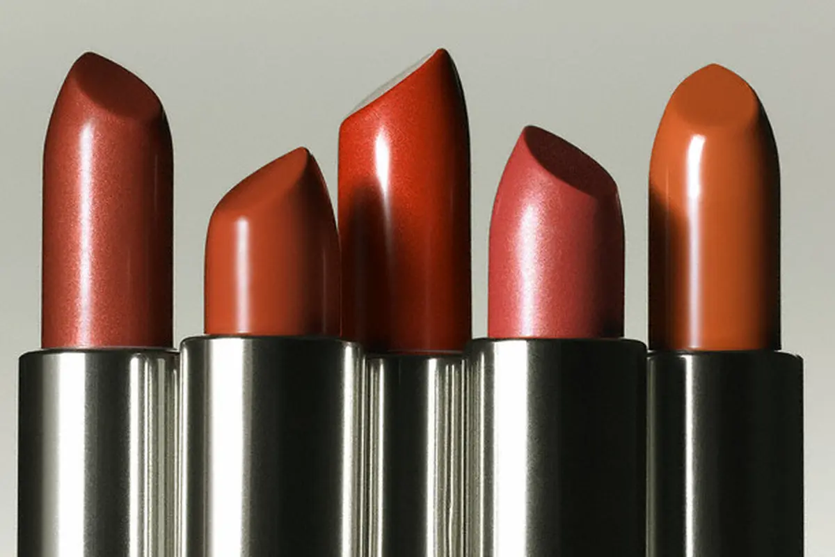 [Bintang] 6 Langkah Mudah Membuat Lipstik di Rumah