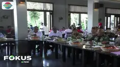 Empat pasangan calon gubernur dan wakil gubernur berjanji untuk bersama-sama menjadikan Pilkada Jabar sebagai pilkada yang damai dan juga sebagai wisata politik.