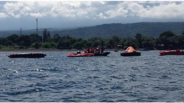 Pencarian Kapal Motor Penumpang (KMP) Rafelia 2 terus dilakukan. SAR mengerahkan 3 tim penyelam untuk mencari korban tenggelamnya kapal jenis landing craft tank di perairan Selat Bali  