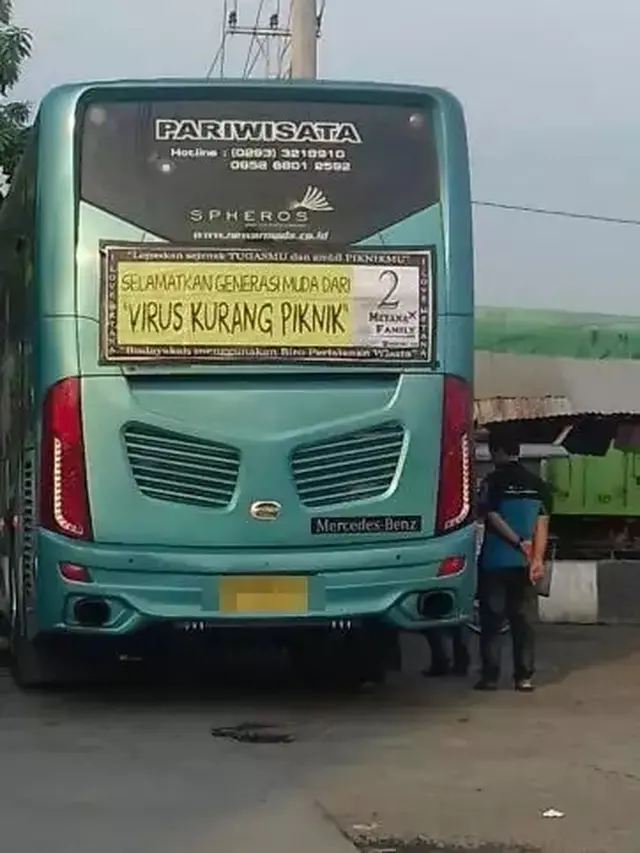 10 Potret Tulisan Kocak di Belakang Bus Pariwisata Ini Bikin Tepuk Jidat