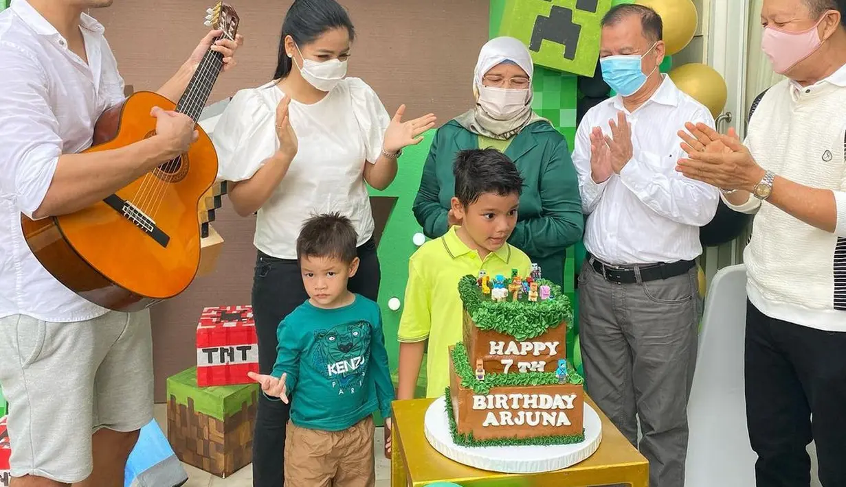 Arjuna Anak Titi Kamal dan Christian Sugiono (Instagram/titi_kamall)