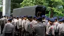 Ribuan aparat dari Kepolisian pun tengah siap berjaga di beberapa titik gedung Parlemen, Jakarta, (19/10/14). (Liputan6.com/Johan Tallo)