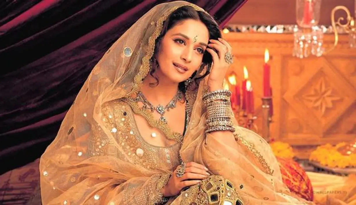 Jalan cerita film Bollywood tak hanya mengandalkan ide-ide dari penulis naskah. Namun beberapa film Bollywood mengadaptasi dari cerita sebuah novel. Apa saja? (Foto: hindustantimes.com)