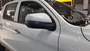 Spion mobil memiliki desain modern dengan kelir sewarna body yang terlihat terinspirasi dari MPV bernama hewan asal merk Jepang. Sein LED sudah tersemat di spionnya guna memberi sinyal ke pengendara di sampingnya.