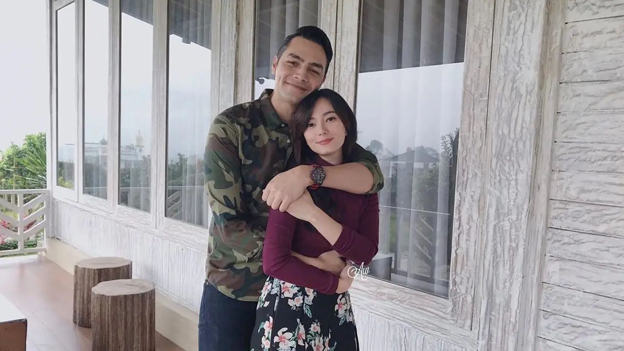Asmirandah dan Jonas Rivanno