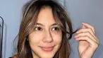 Pevita Pearce sering abadikan foto yang membuat warganet terpesona. Ya, pemeran Sri Asih ini kerap unggah foto baru bangun tidur. Potret Pevita natural muka bantal pun terekspos publik. Dengan rambut berantakan, Pevita tetap terlihat cantik memesona. (Liputan6.com/IG/@pevpearce)