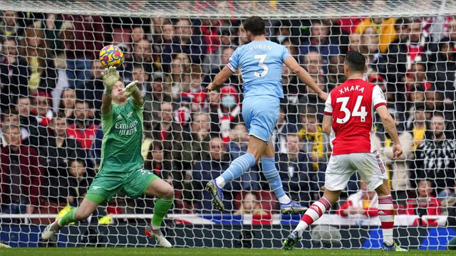 FOTO: Arsenal Dipermalukan Manchester City di Emirates Stadium
