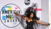 Intip gaun terburuk yang dikenakan selebriti Hollywood di AMA 2017 (MARK RALSTON / AFP)