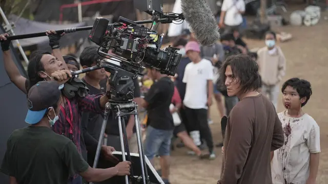Vino G. Bastian dan Marsha Timothy di Lokasi Syuting Film Qodrat.