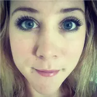 Perbesar Matamu dengan Teknik 'Tightlining' yang Sedang Hits