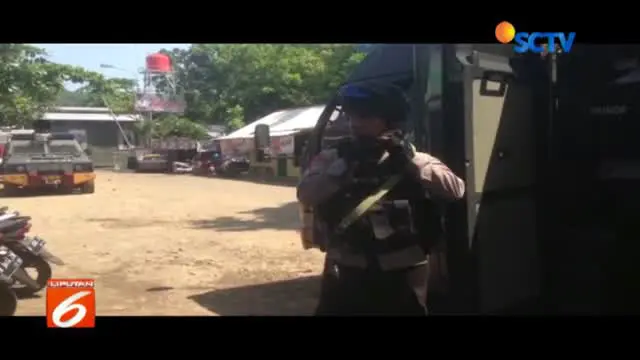 Puluhan personel polisi mulai berdatangan di sekitar Dermaga Wijayakusuma, Cilacap, akses keluar-masuk lapas Nusakambangan.