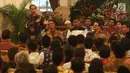 Presiden Joko Widodo memberi sambutan saat menerima perwakilan nelayan seluruh Indonesia di Istana Negara, Jakarta, Selasa (22/1). Jokowi mengingatkan para nelayan serta pengusaha perikanan untuk menggunakan Bank Mikro Nelayan. (Liputan6.com/Angga Yuniar)