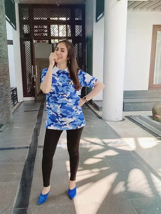 "Jadi kita pertama kali ketemu itu ketika Geisha perform di surprise birthday party papanya yang ke-44. Tanggal 11 bulan 11 2011. Ketemu di acara birthday-nya," ungkap Momo Geisha dilansir dari kanal YouTube Boy William. (Instagram/therealmomogeisha)