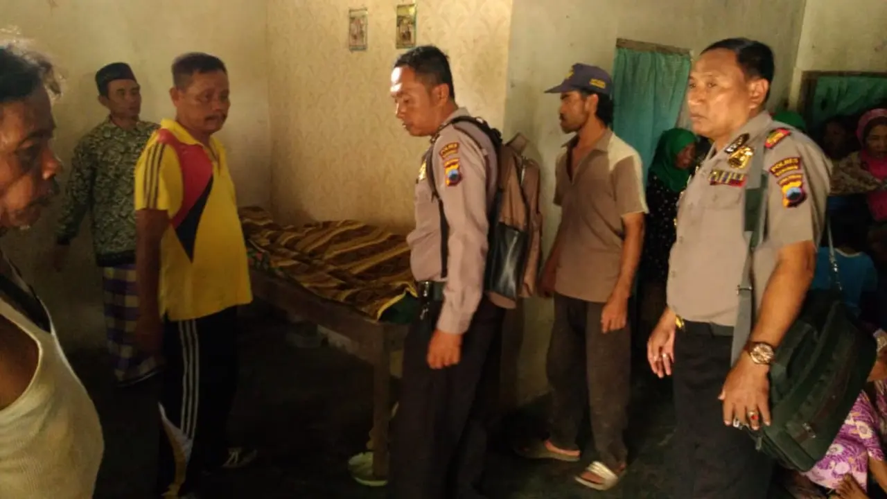Jasad Waridi diserahkan kepada keluarga untuk dimakamkan. (Foto: Liputan6.com/Polres Kebumen/Muhamad Ridlo)
