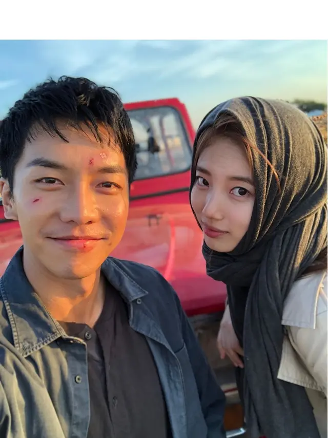 7 Pesona Bae Suzy Saat Kenakan Hijab, Tuai Pujian