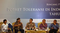 Penghayat Kepercayaan, Engkus Ruswana menyampaikan pemikirannya saat menjadi pembicara Bincang Perdamaian di Balai Kartini, Jakarta, Kamis (5/1). Bincang Perdamaian tersebut membahas "Potret Toleransi Di Indonesia Tahun 2017". (Liputan6.com/JohanTallo)